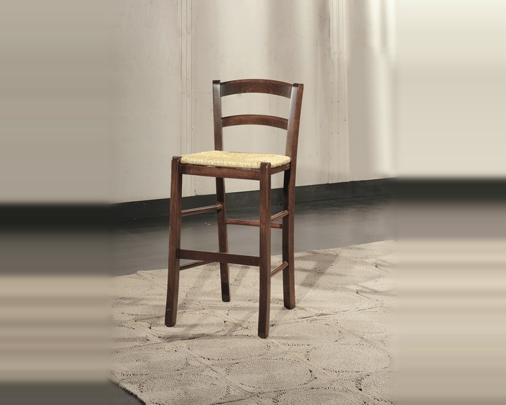 Sgabello da cucina con schienale in arte povera, finitura noce, con la seduta in paglia