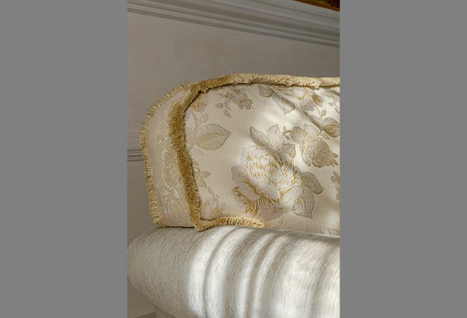 Divano classico Rigo modello Versailles-Luxury