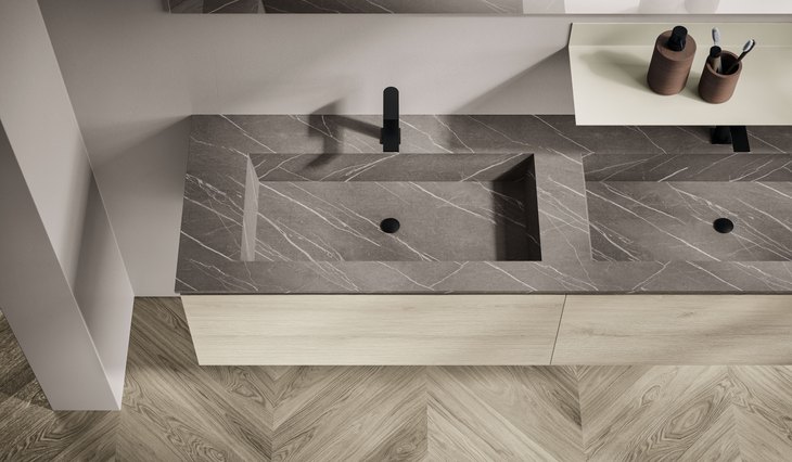 Piano in marmo tecnico con due vasche integrate