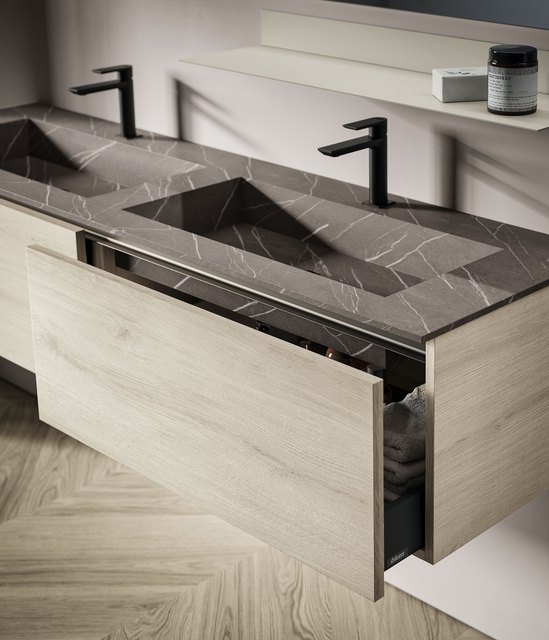 Base sospesa in rovere con doppia cassettiera