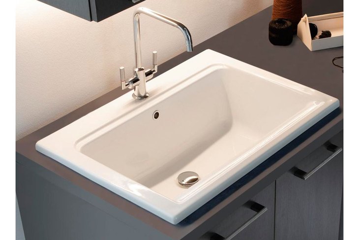 Lavatoio in ceramica da 71 cm SHIRE