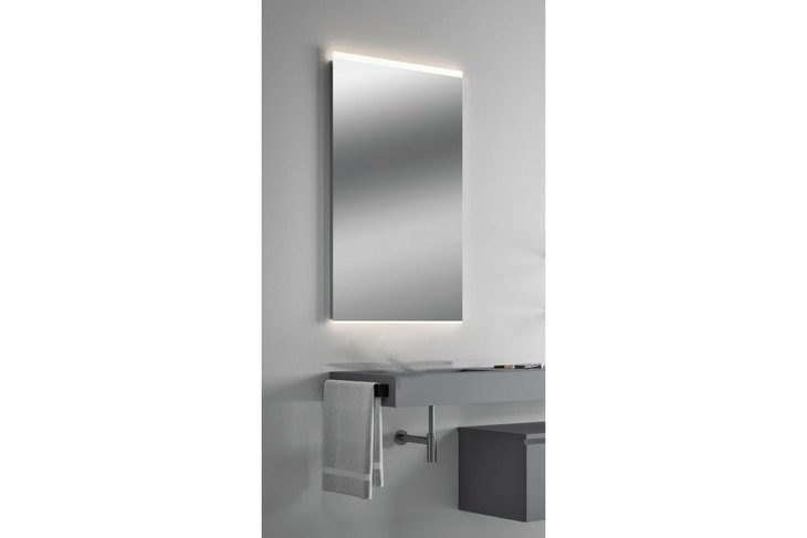Specchiera verticale con luce sabbiata UP e DOWN