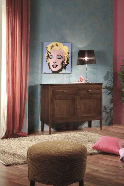 Credenza classica in legno 2 ante in noce, con 2 cassetti e le gambe affusolate